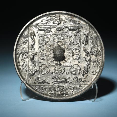 古玩銅器十二生肖飛天鏡真品鑒賞圖