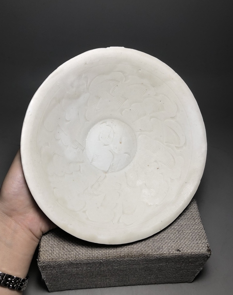 古玩陶瓷【館藏級精品】宋代 青白瓷劃花碗【頂級釉水如玉石般】【收藏價值比較高】拍賣,當(dāng)前價格0元