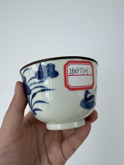 古玩陶瓷蓮池游禽滿池嬌青花杯拍賣，當前價格1800元