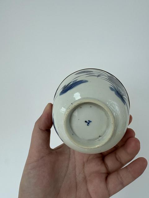 古玩陶瓷蓮池游禽滿池嬌青花杯拍賣，當前價格1800元