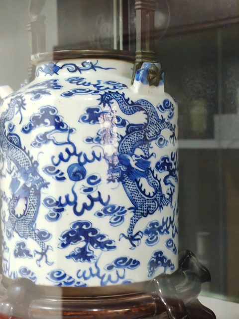 古玩陶瓷清光緒青花云龍趕珠紋提梁壺真品鑒賞圖