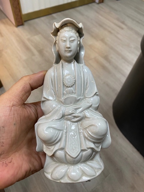 古玩陶瓷德化白瓷觀音菩薩造像真品鑒賞圖