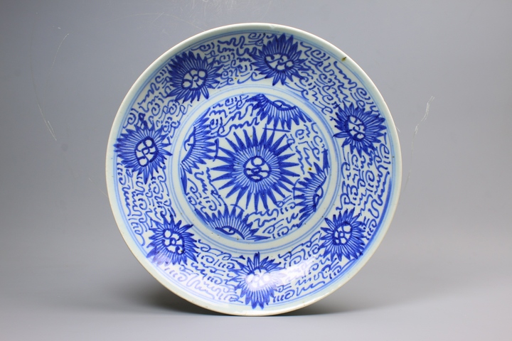 古玩陶瓷清中早期·青花線描太陽花紋盤拍賣,當前價格780元