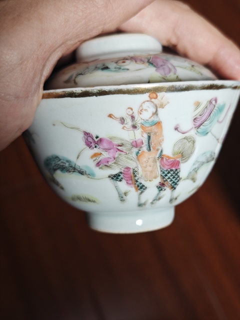 古玩陶瓷粉彩人物故事紋蓋碗真品鑒賞圖
