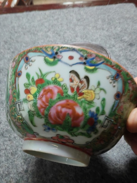 古玩陶瓷花鳥蝶紋廣彩碗真品鑒賞圖
