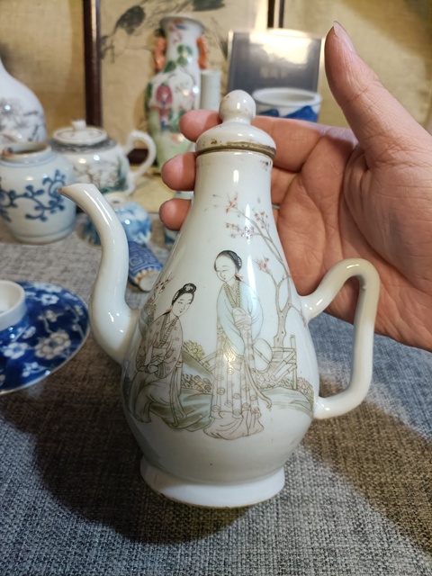 古玩陶瓷民國粉彩桃花美女圖茶壺拍賣,當前價格5888元