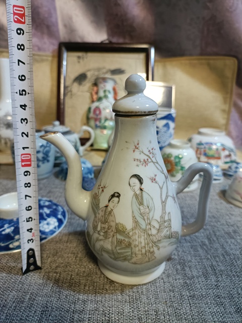 古玩陶瓷民國粉彩桃花美女圖茶壺拍賣,當前價格5888元