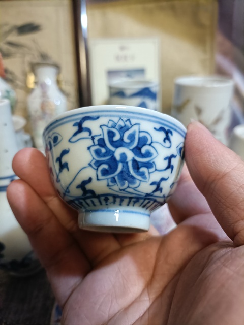 古玩陶瓷光緒青花纏枝花卉紋杯拍賣,當(dāng)前價格2888元