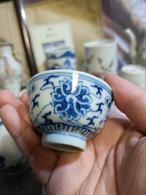 古玩陶瓷光緒青花纏枝花卉紋杯拍賣,當(dāng)前價格2888元