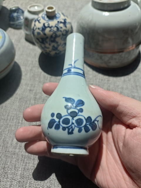 古玩陶瓷清早期青花花卉紋膽式瓶拍賣,當(dāng)前價(jià)格2888元