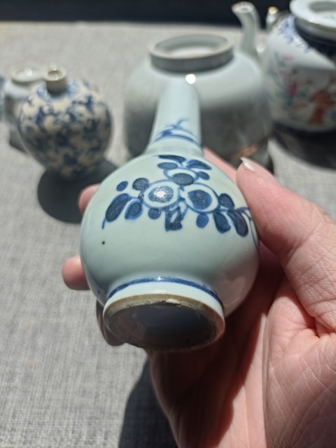 古玩陶瓷清早期青花花卉紋膽式瓶拍賣,當(dāng)前價(jià)格2888元