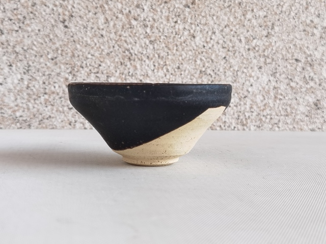 古玩陶瓷閩侯窯黑釉茶盞拍賣,當(dāng)前價格1100元