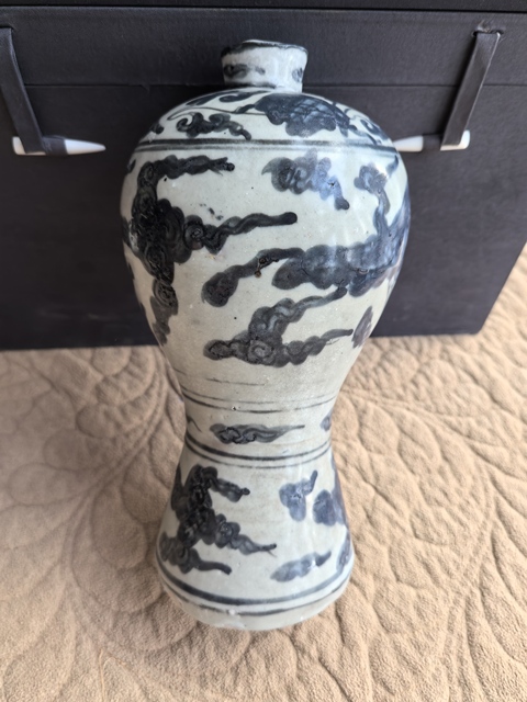古玩陶瓷明晚期青花云鶴紋梅瓶拍賣，當前價格15980元