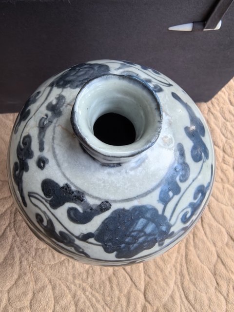 古玩陶瓷明晚期青花云鶴紋梅瓶拍賣，當前價格15980元