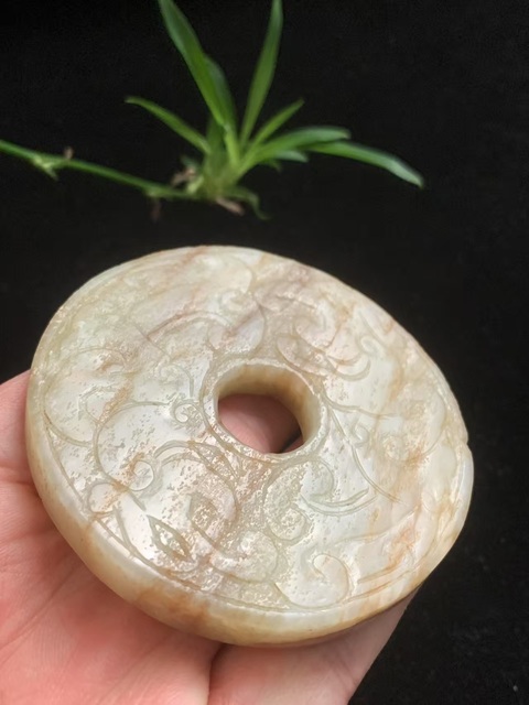 古玩玉器明末清初和田玉雕“魚化龍璧”拍賣,當前價格28000元