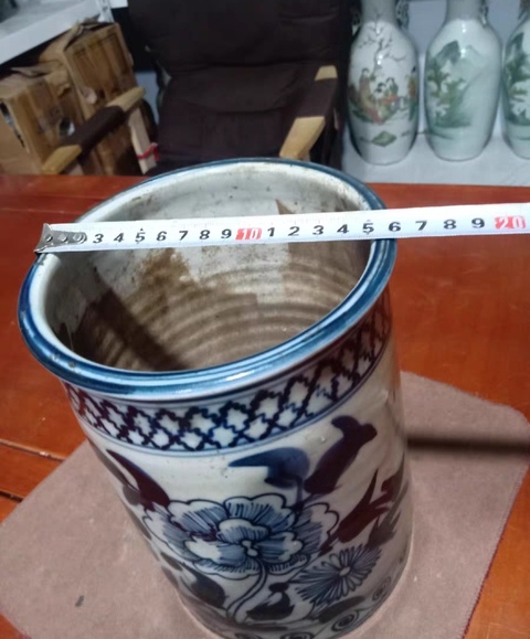 古玩陶瓷花卉紋青花筆筒真品鑒賞圖