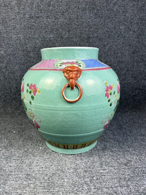 古玩陶瓷松石綠地粉彩花卉紋獸耳尊拍賣,當前價格6588元