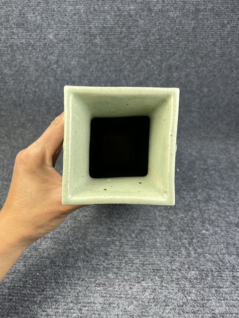 古玩陶瓷象耳銜環四方瓶拍賣,當前價格7999元