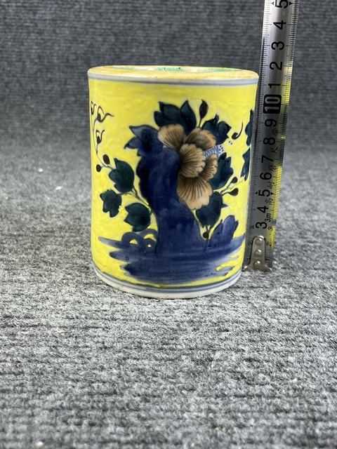 古玩陶瓷青花加彩洞石牡丹紋筆筒拍賣,當前價格2588元
