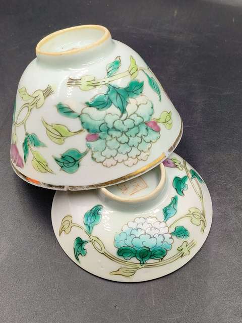 古玩陶瓷同治粉彩花卉紋蓋碗拍賣，當前價格1800元