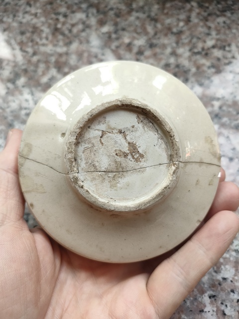 古玩陶瓷定窯白釉鼓釘蓋盒拍賣,當前價格2200元