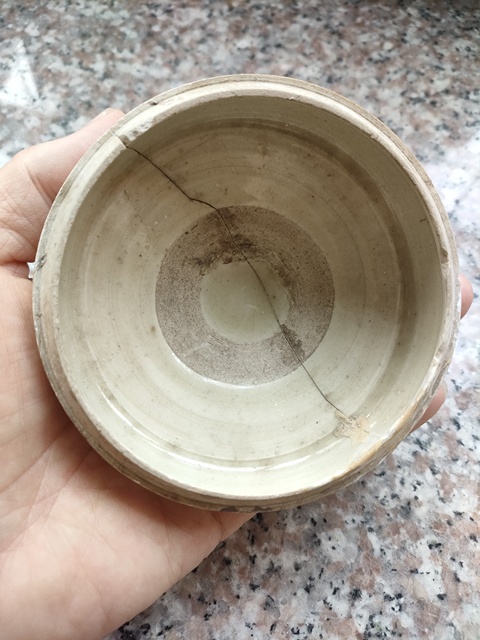 古玩陶瓷定窯白釉鼓釘蓋盒拍賣,當前價格2200元