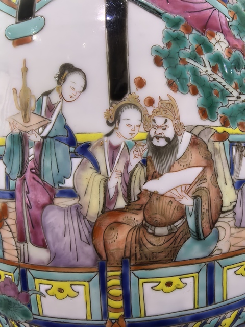 古玩陶瓷粉彩人物故事紋撇口瓶真品鑒賞圖