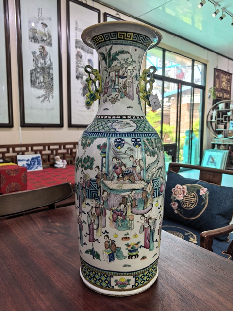 古玩陶瓷粉彩人物故事紋撇口瓶真品鑒賞圖