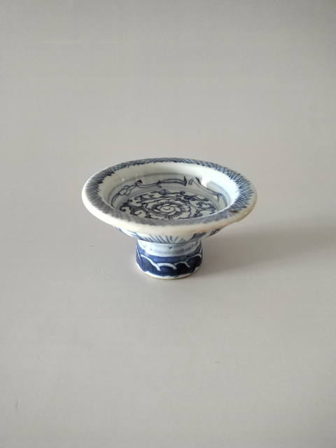 古玩陶瓷(珍貴茶器)青花淡描花卉高足茶盞托拍賣,當(dāng)前價(jià)格568元