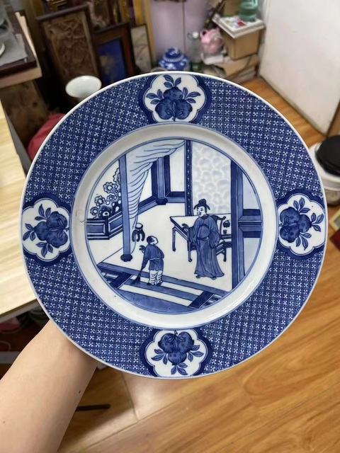 古玩陶瓷清中早·青花人物故事紋折沿盤 真品鑒賞圖