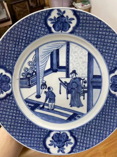 古玩陶瓷清中早·青花人物故事紋折沿盤 真品鑒賞圖