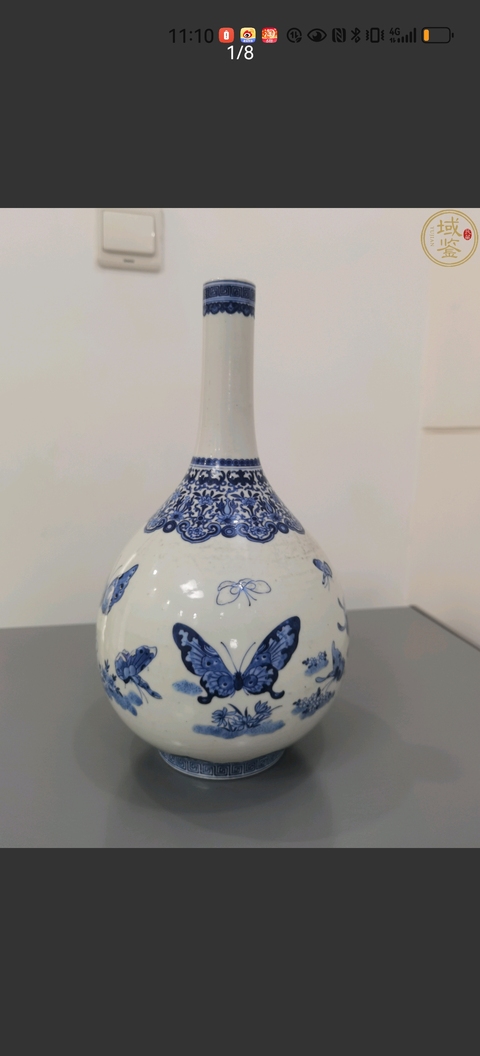 古玩陶瓷青花蝴蝶花卉紋膽瓶真品鑒賞圖