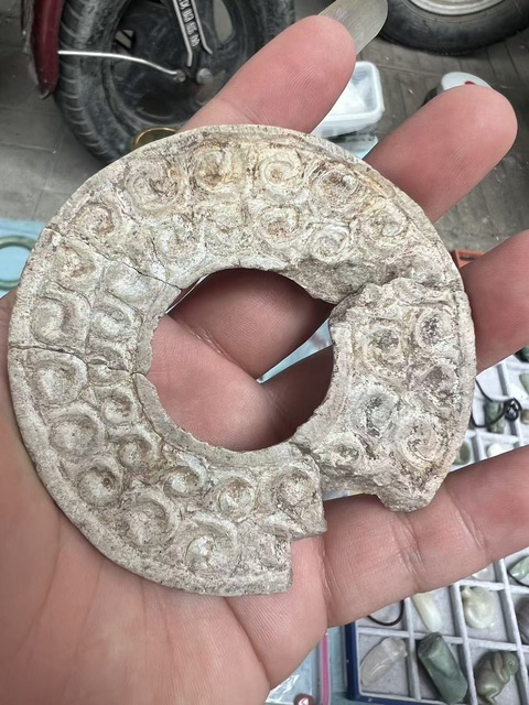 古玩玉器地方料玉璧拍賣，當前價格3000元