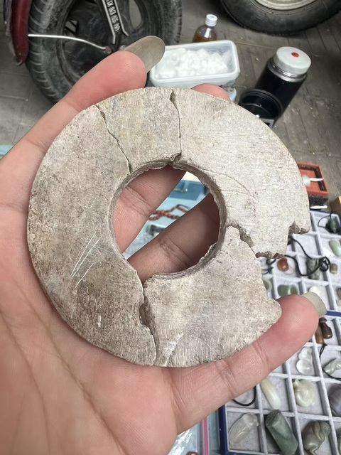 古玩玉器地方料玉璧拍賣，當前價格3000元
