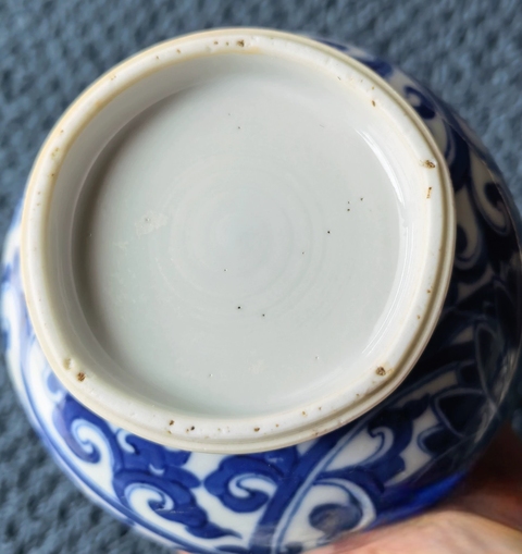 古玩陶瓷青花纏枝蓮紋弦紋瓶，疑似有修真品鑒賞圖