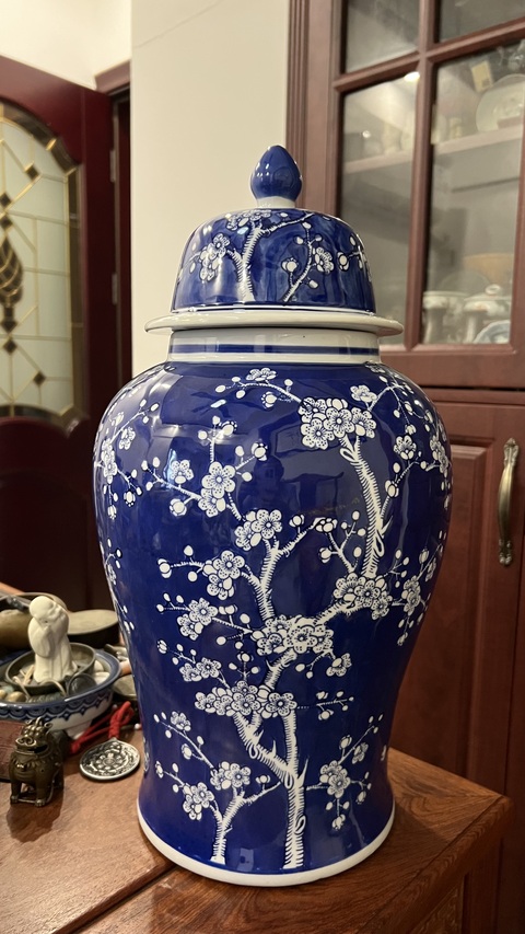 古玩陶瓷青花留白梅紋將軍罐拍賣,當前價格399元
