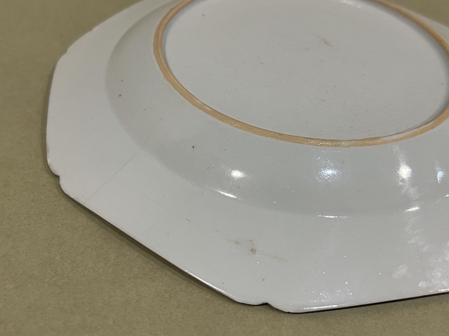 古玩陶瓷乾隆｜廣琺瑯彩闔家歡八棱紋盤拍賣，當前價格6800元