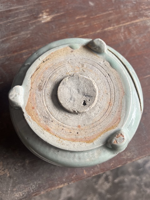 古玩陶瓷明代龍泉窯青釉香爐真品鑒賞圖