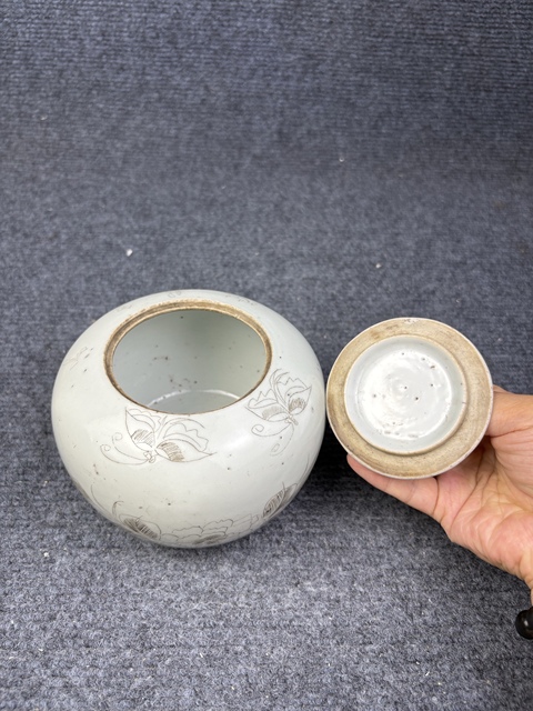 古玩陶瓷刻瓷牡丹花卉紋圍棋罐拍賣，當前價格476元