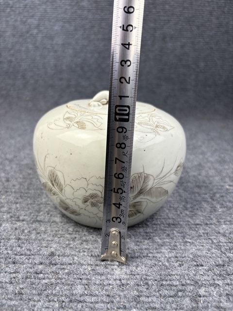 古玩陶瓷刻瓷牡丹花卉紋圍棋罐拍賣，當前價格476元
