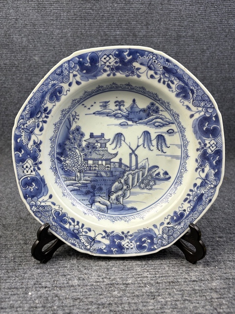 古玩陶瓷青花山水亭臺樓閣紋盤真品鑒賞圖