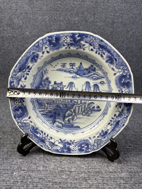古玩陶瓷青花山水亭臺樓閣紋盤真品鑒賞圖