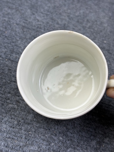 古玩陶瓷淺降彩博古花卉紋把杯拍賣，當前價格1288元