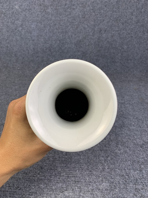 古玩陶瓷粉彩開窗嬰戲紋賞瓶拍賣，當前價格138元
