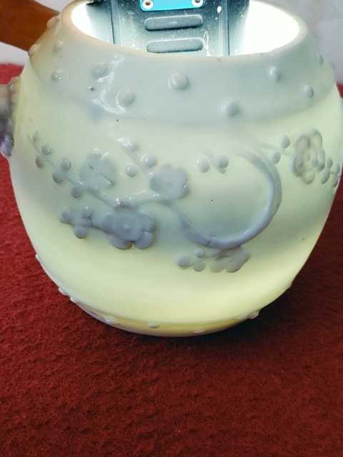 古玩陶瓷民國時(shí)期德化窯白釉雙獅頭折枝梅花蓋罐拍賣,當(dāng)前價(jià)格1800元