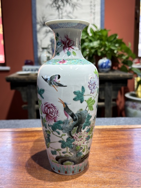 古玩陶瓷粉彩花鳥紋瓶真品鑒賞圖