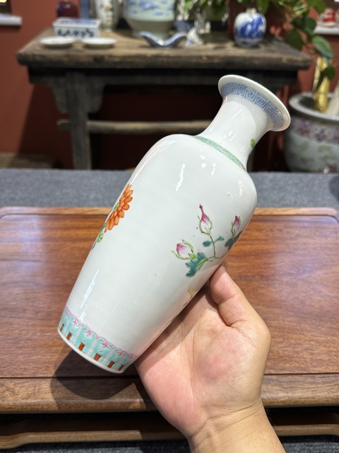 古玩陶瓷粉彩花鳥紋瓶真品鑒賞圖