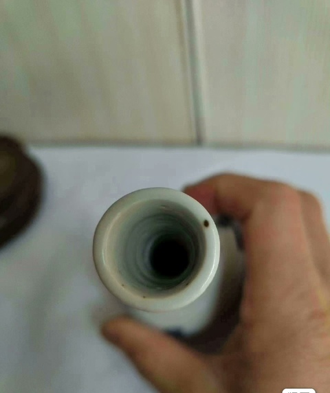 古玩陶瓷清中期青花山水長頸瓶真品鑒賞圖