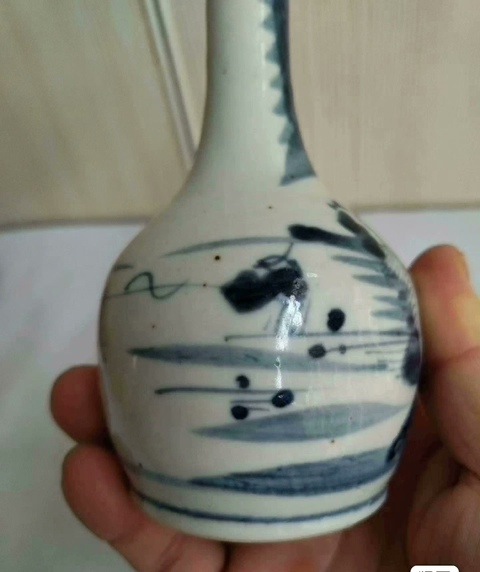 古玩陶瓷清中期青花山水長頸瓶真品鑒賞圖
