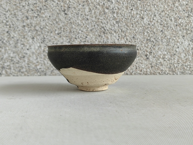 古玩陶瓷閩侯窯黑釉茶盞拍賣，當(dāng)前價格998元